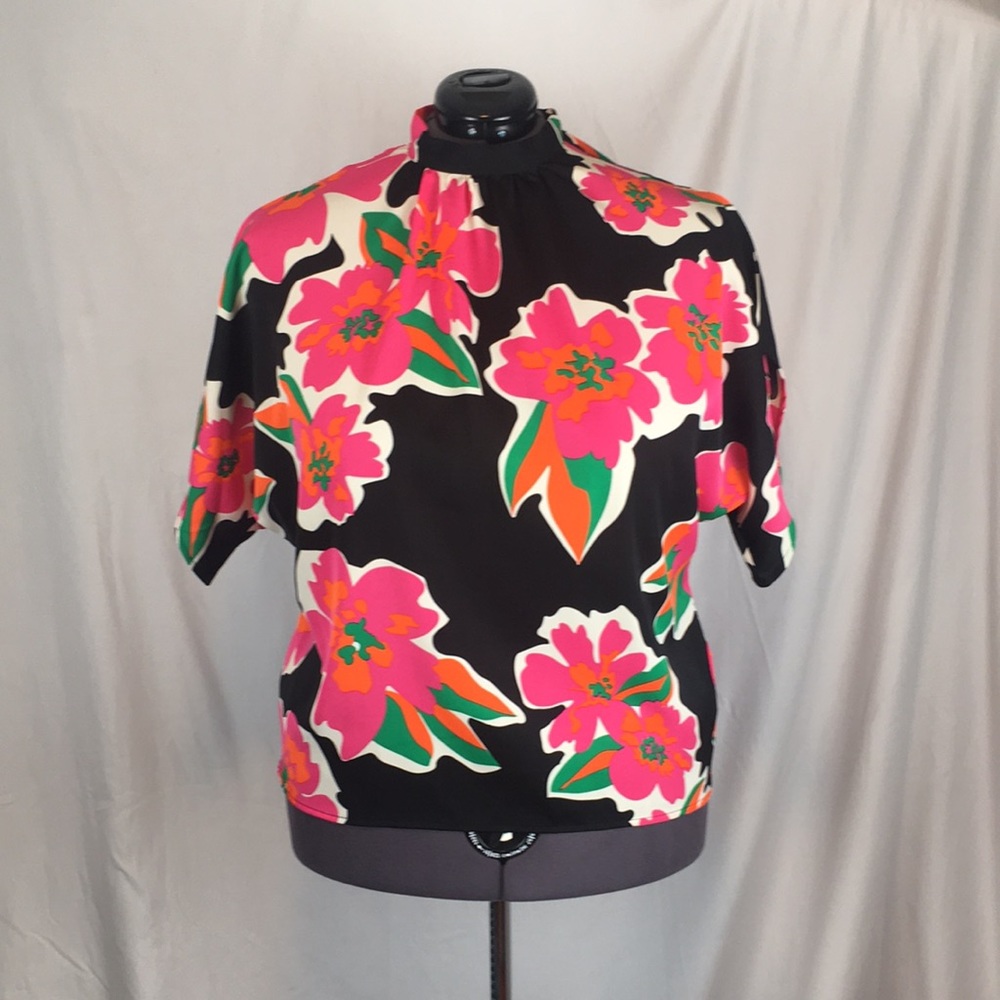 Emery Rose Black Floral Pop Blouse - Short Sleeves and Tie Back Neck NWT XL